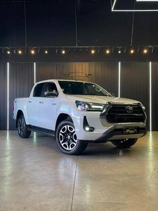 TOYOTA HILUX 2.7 VVT-i FLEX CD SR 4X2 AUTOMÁTICO TOYOTA HILUX 2.7 VVT-i FLEX CD SR 4X2 AUTOMÁTICO